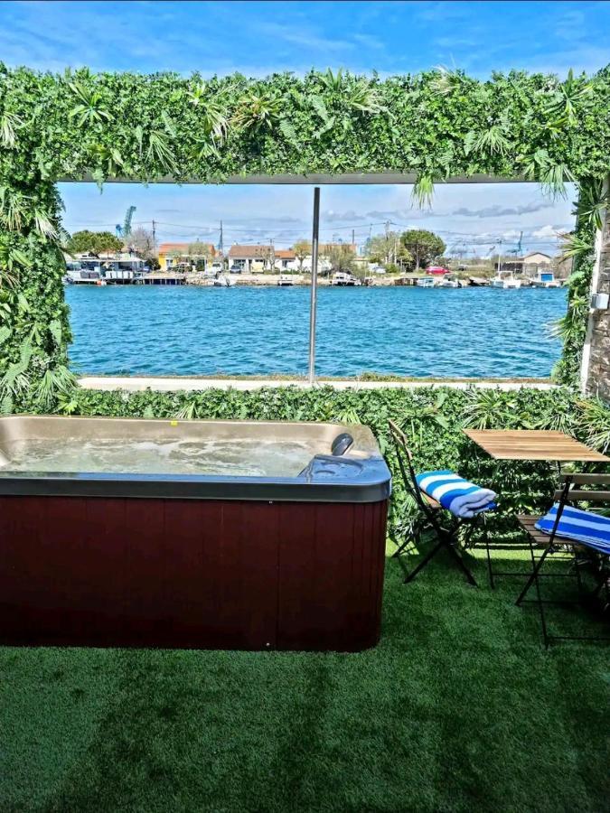 Suite Jaccuzzi En Camargue Port-Saint-Louis-du-Rhône Exterior foto